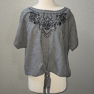 Dizzire Black & White Gingham Pattern Top  Tie at Waist in Knot Size XL